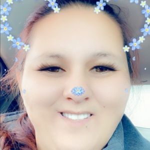 Meet your Posher, Adrianne